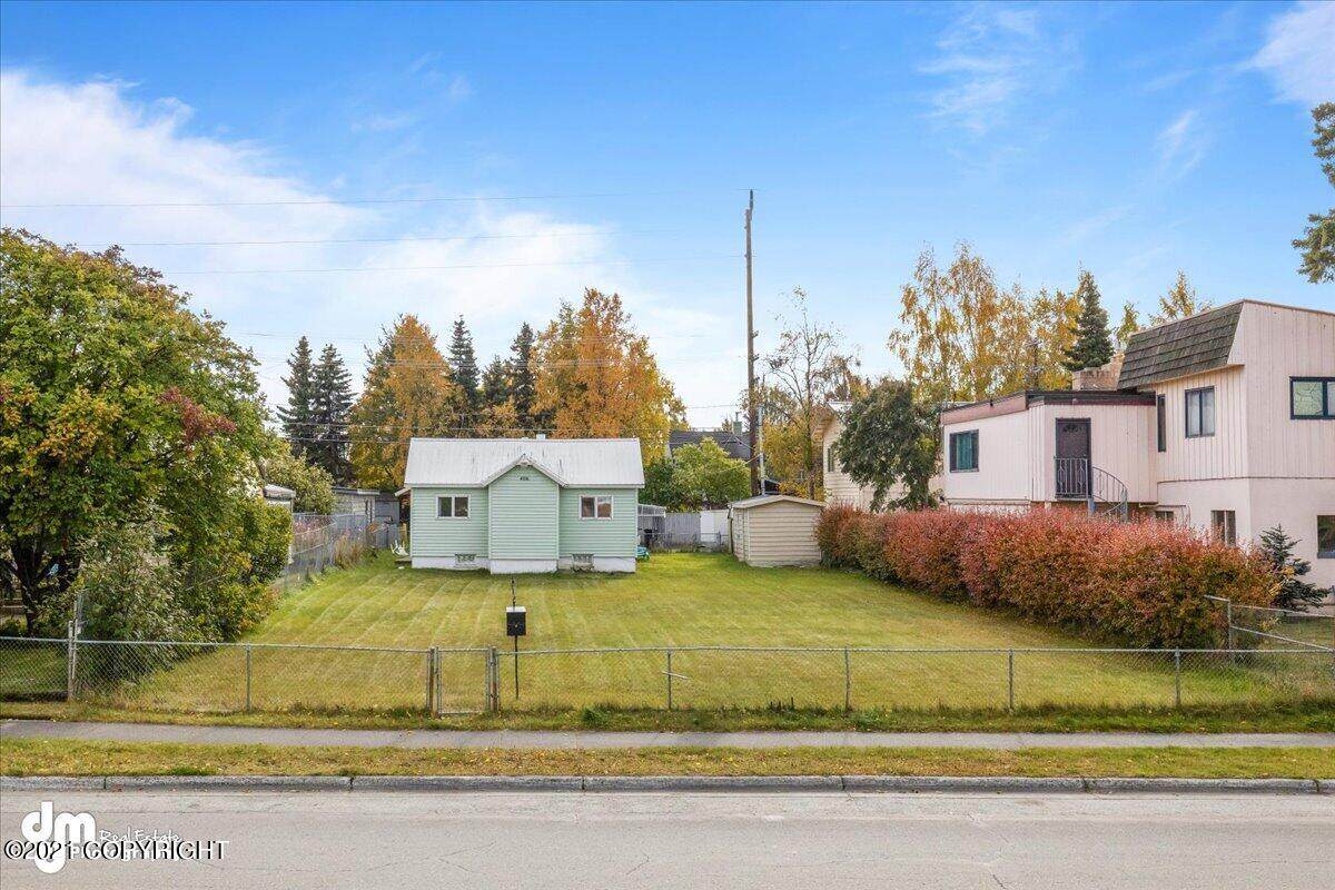 406 10th Avenue - Photo 1