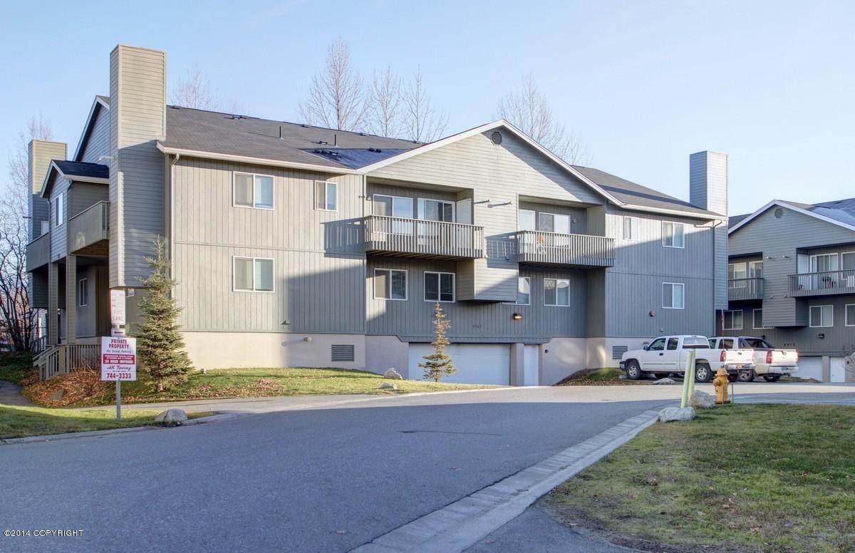10065 William Jones Circle - Photo 1