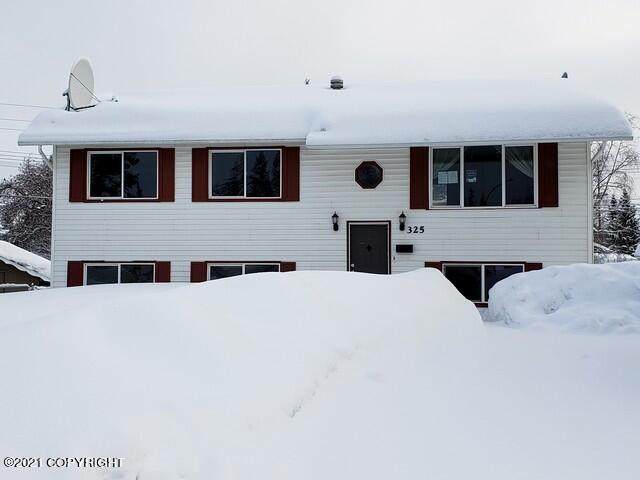 325 Dewey Circle - Photo 1