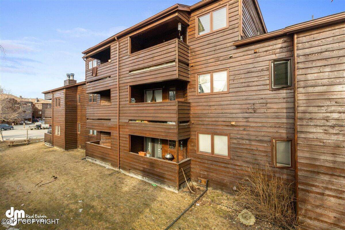 9750 Vanguard Drive - Photo 1