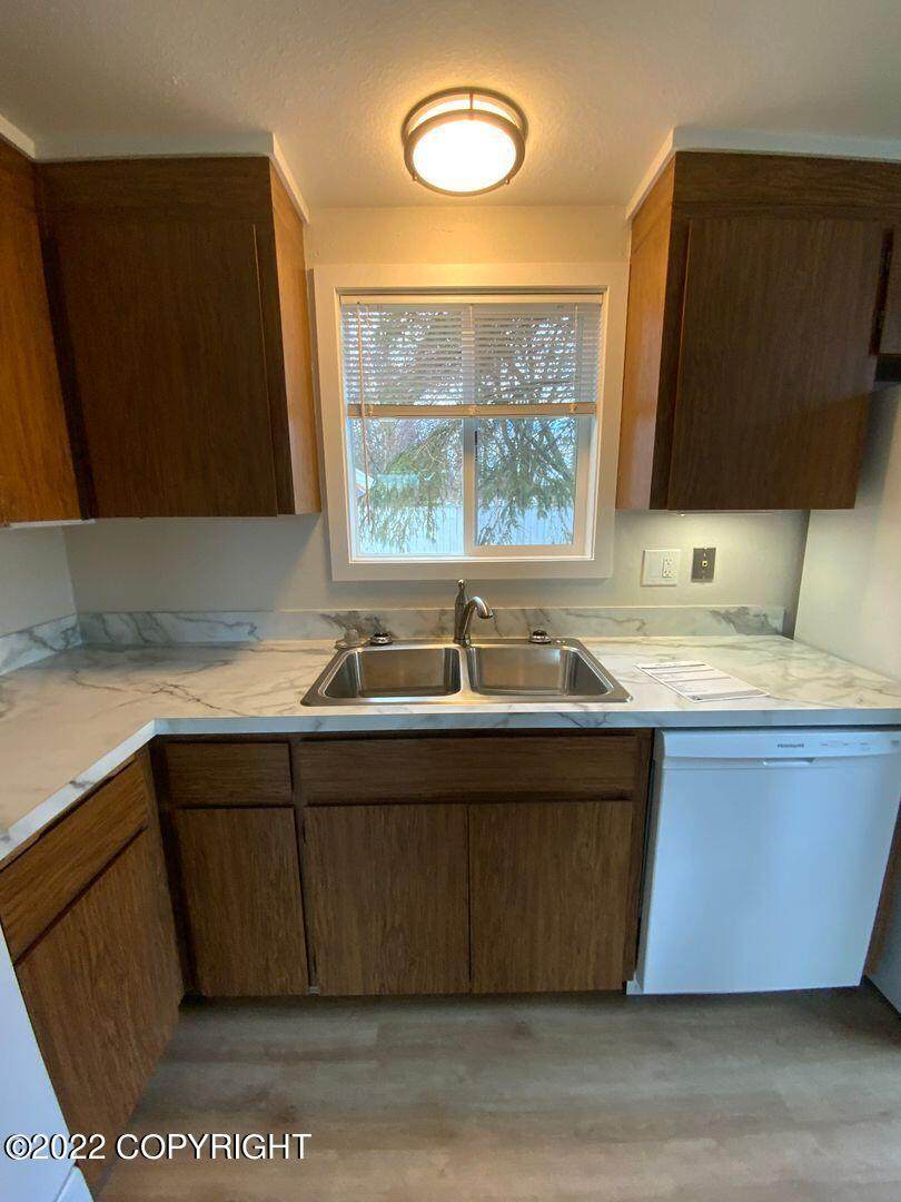 304 Forest Drive - Photo 1