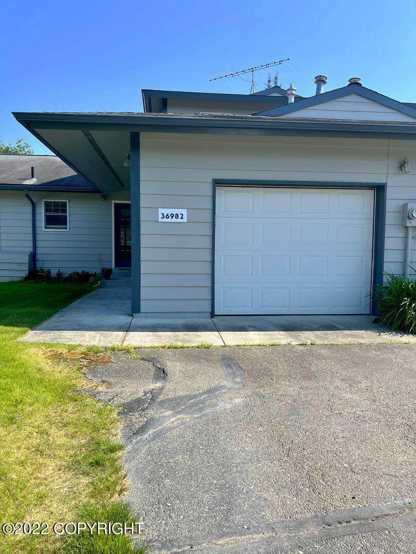 36982 Chinulna Court - Photo 1