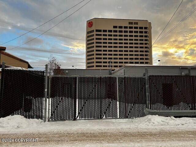 425 5th Avenue - Photo 1
