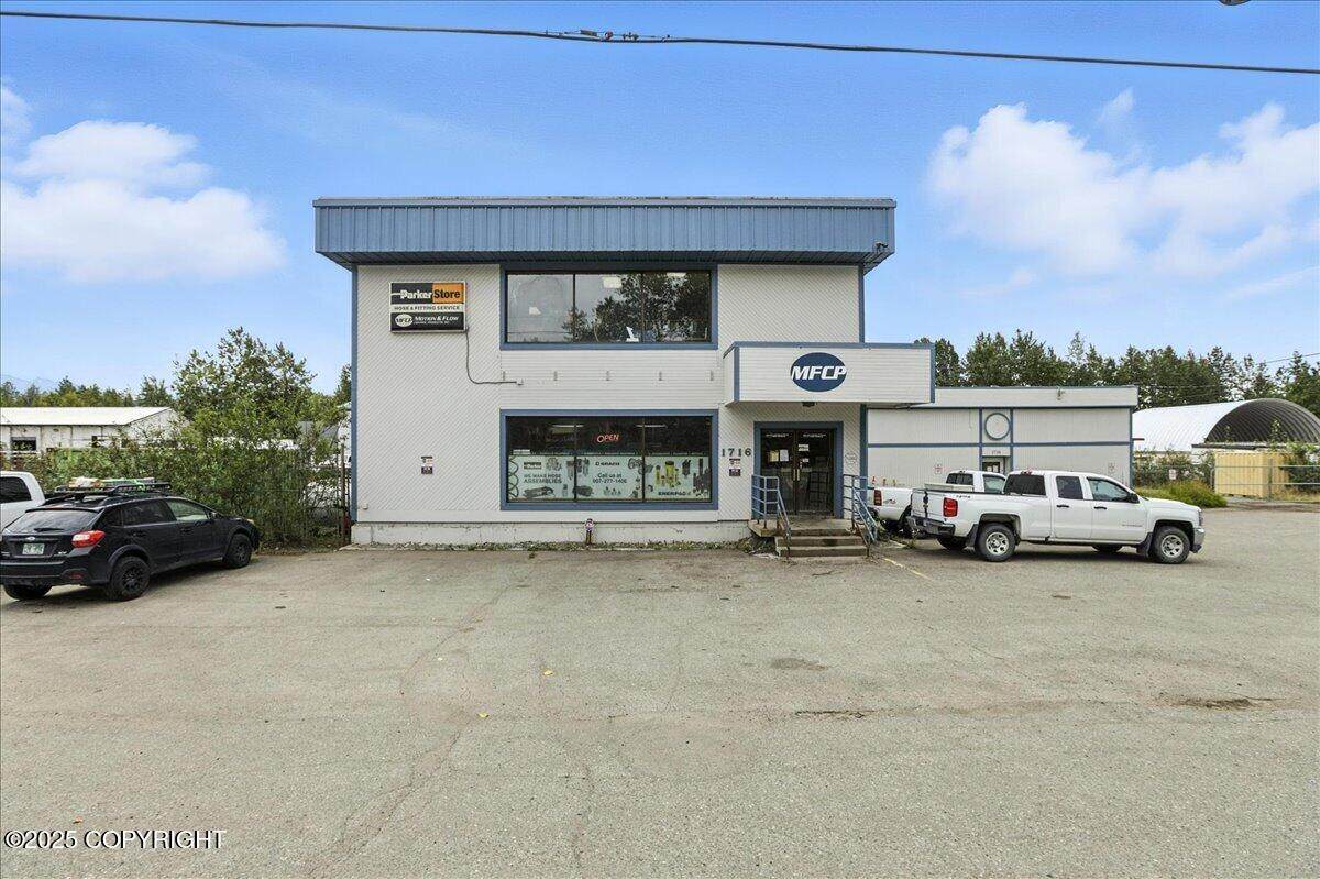 1716 Post Road - Photo 1