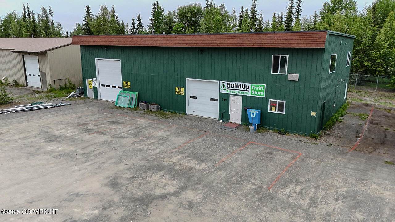 369 Tyee Street - Photo 1