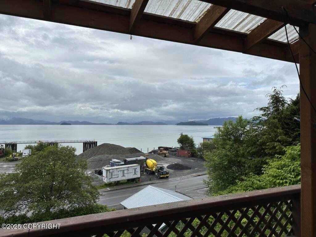 https://bt-photos.global.ssl.fastly.net/alaska/orig_boomver_1_25-8358-2.jpg