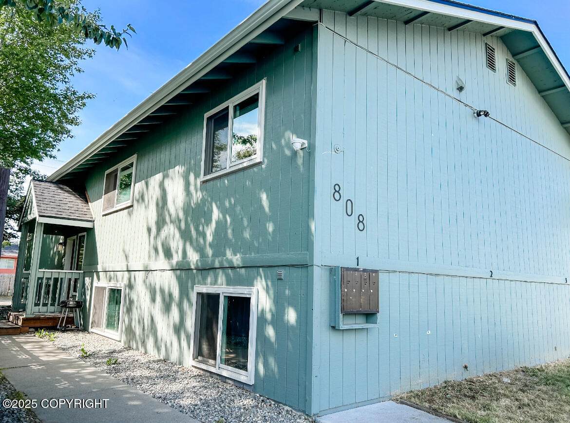 808 Flower Street - Photo 1