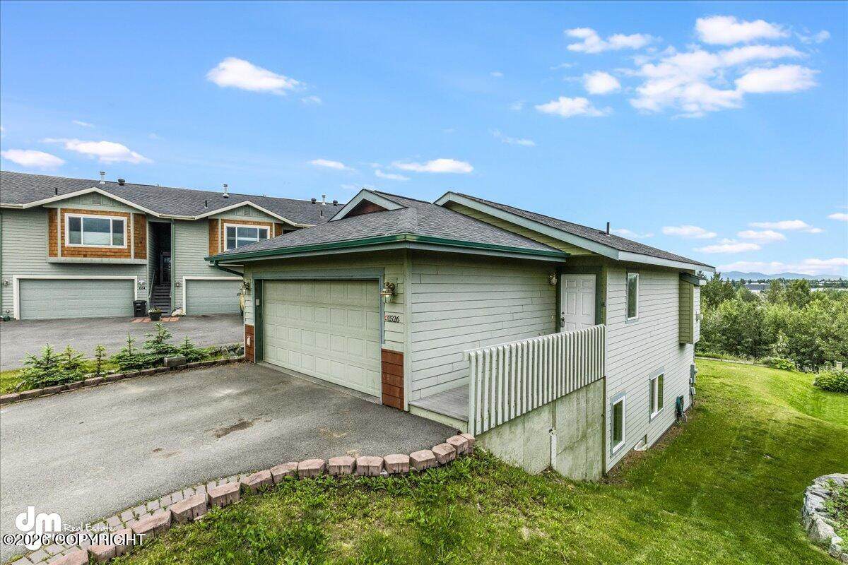 1526 Northbluff Drive - Photo 1