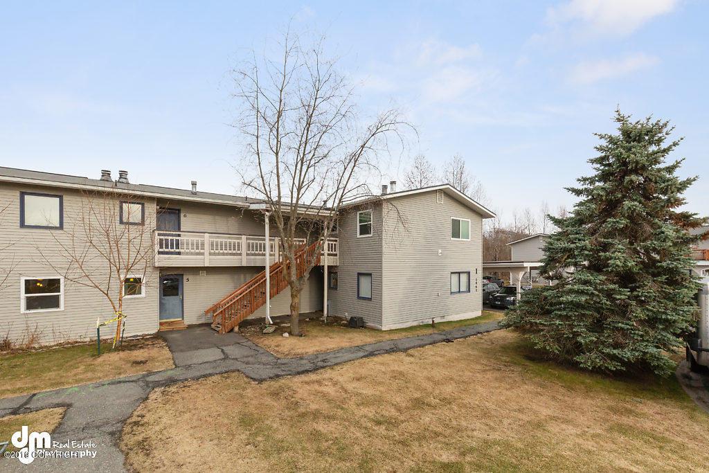 1461 Northview Drive - Photo 1