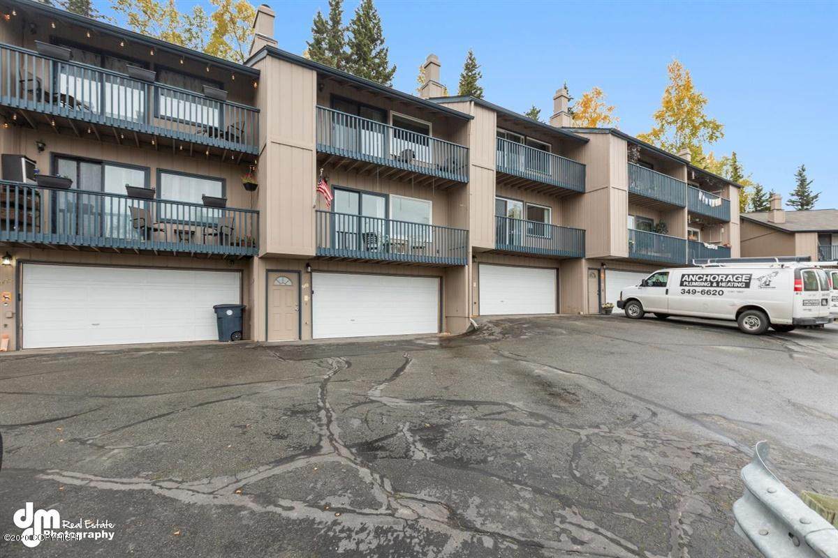 912 Clay Court - Photo 1