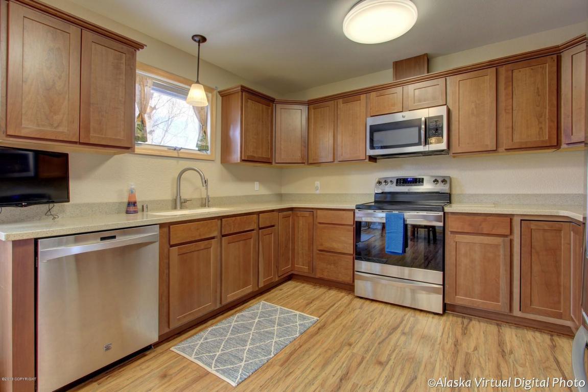 2900 Twarr Avenue - Photo 1