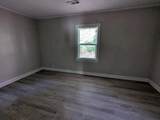 910 Highland Avenue W - Photo 3