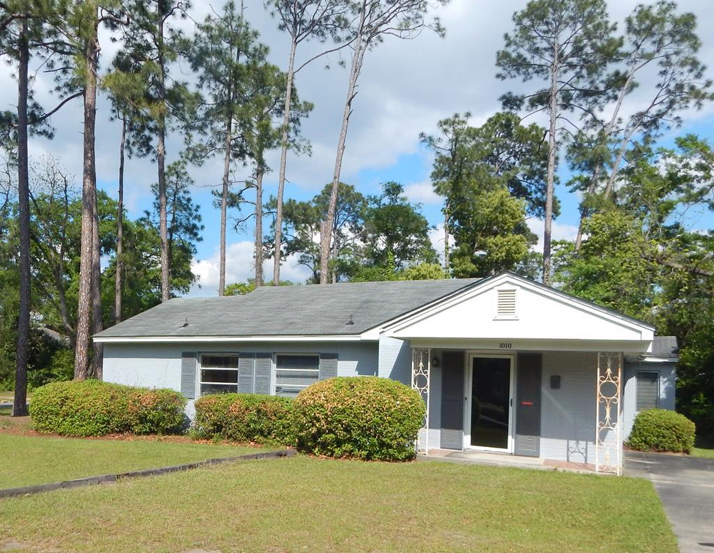 1010 N Madison Street - Photo 1