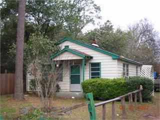 905 Mercedes St - Photo 1