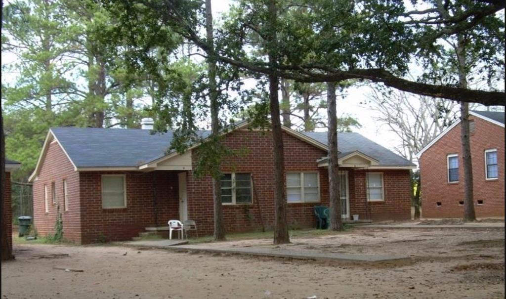 1209* Highland Avenue - Photo 1