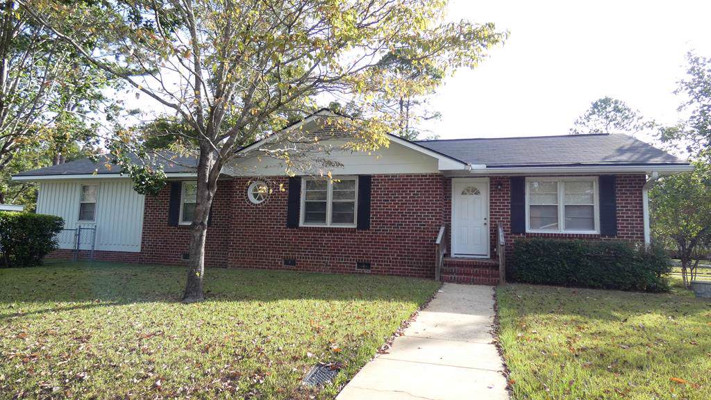 1100 Edgewood Ln - Photo 1
