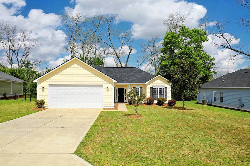 137 Hedge Row Dr - Photo 1