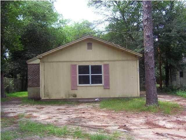 907 Mercedes St - Photo 1