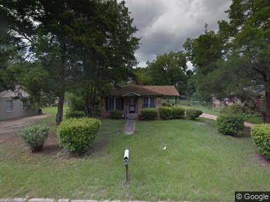 827 Gordon - Photo 1