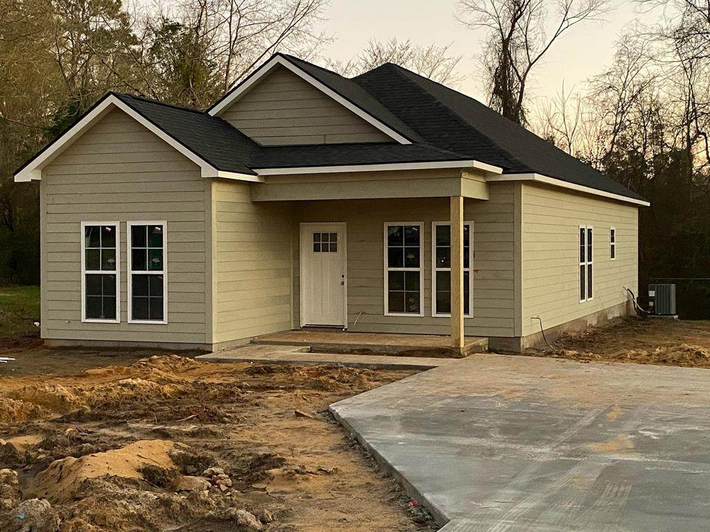 115 Pelham Drive - Photo 1