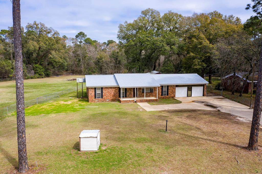 677 Creekside Drive - Photo 1