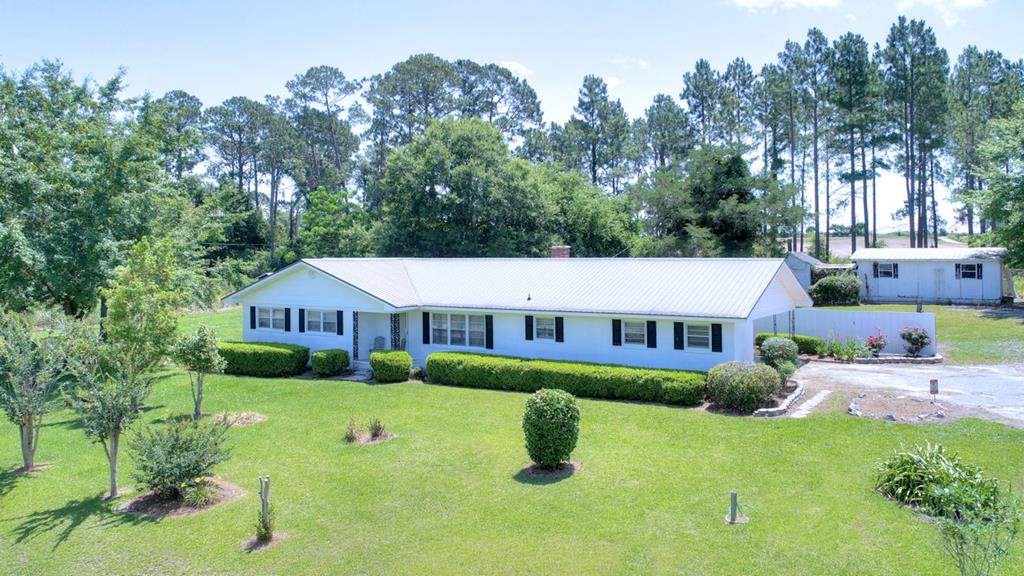 132 Silver Lake Circle - Photo 1