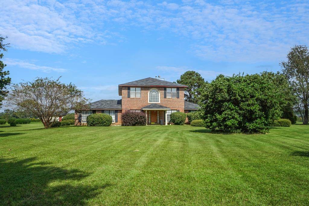 498 Middle Road N - Photo 1