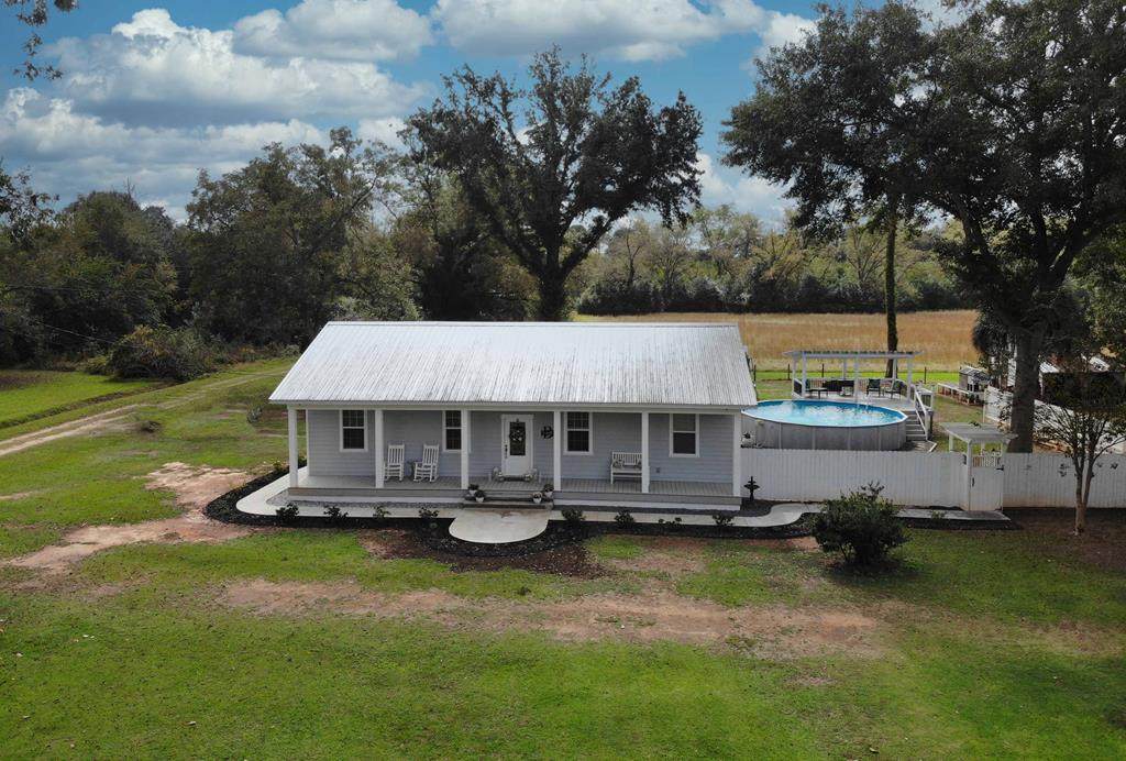 220 Pecan Street - Photo 1