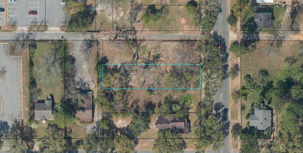 905 Jackson Street N - Photo 1