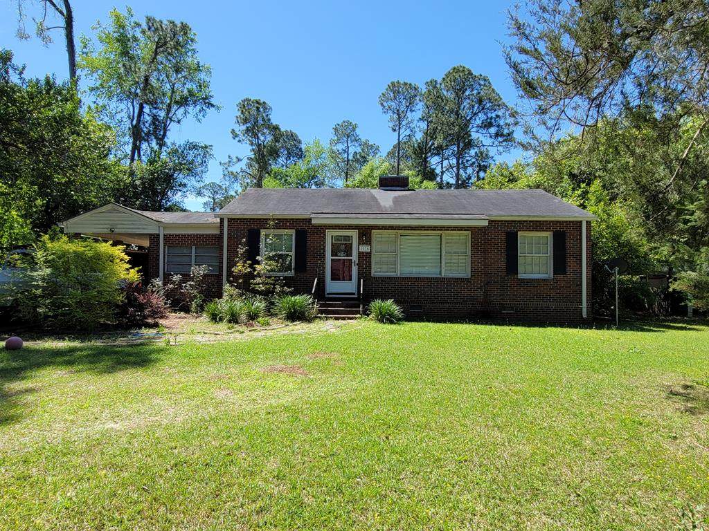 1136 Benjamin Ave - Photo 1