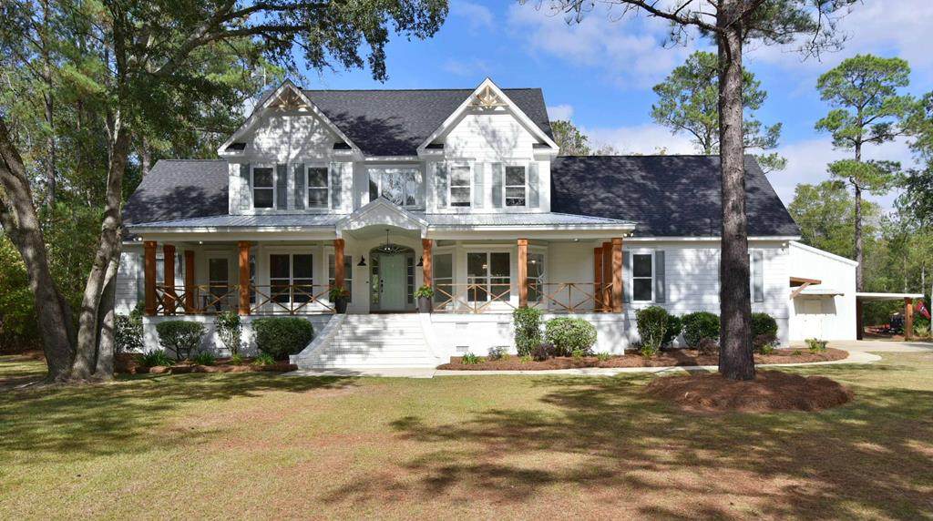 976 Pinewood Road - Photo 1