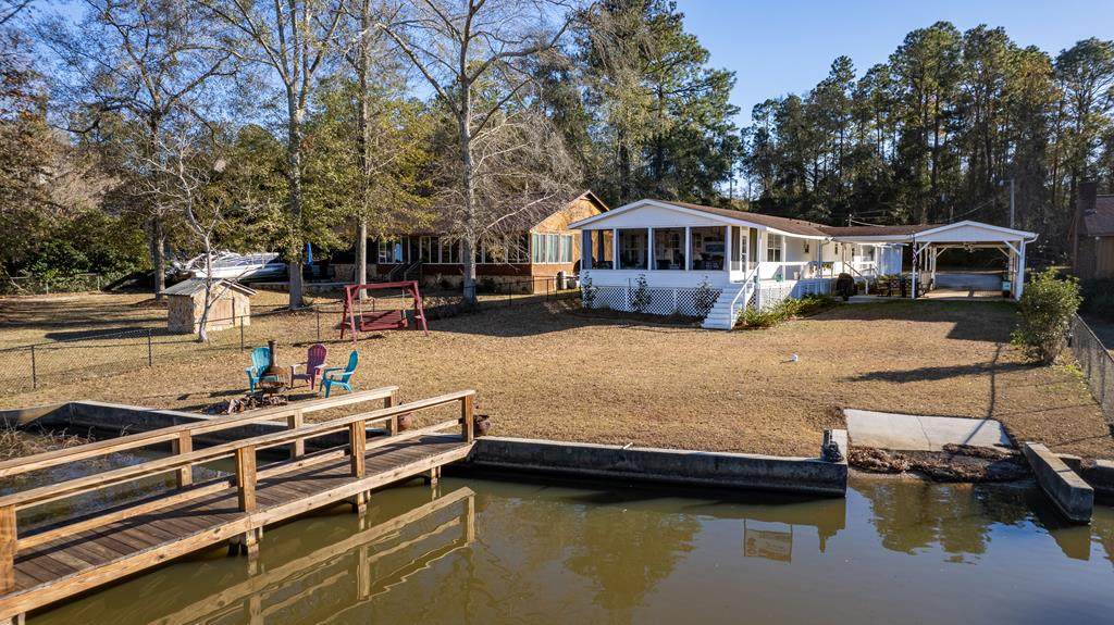 318 Cedar Creek Road S - Photo 1