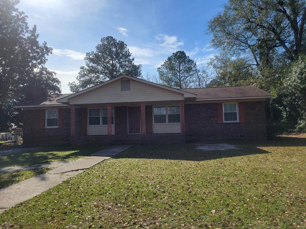 310 Stadium Dr - Photo 1
