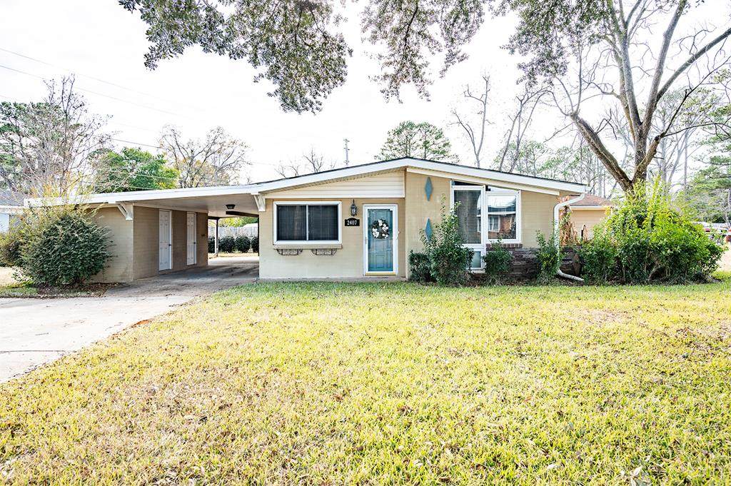 2407 Whispering Pines Cir - Photo 1