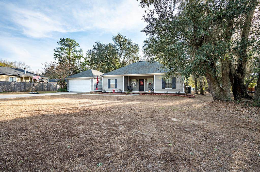 152 Robertson Drive - Photo 1