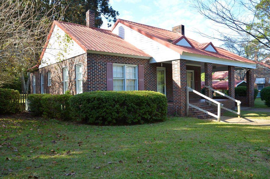 2405 Lakeshore Dr - Photo 1