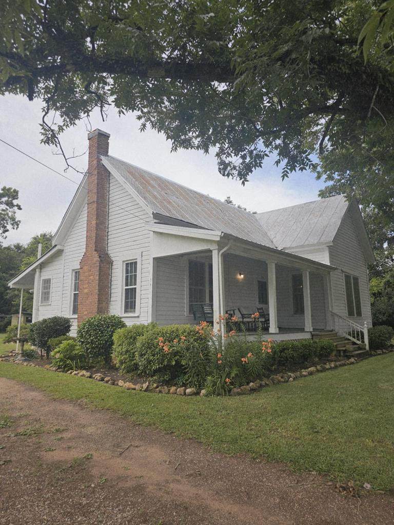 256 Manry St Ne - Photo 1