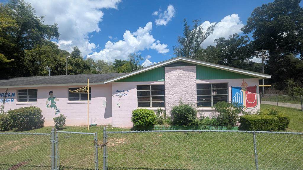 410 Mckinley Street S - Photo 1