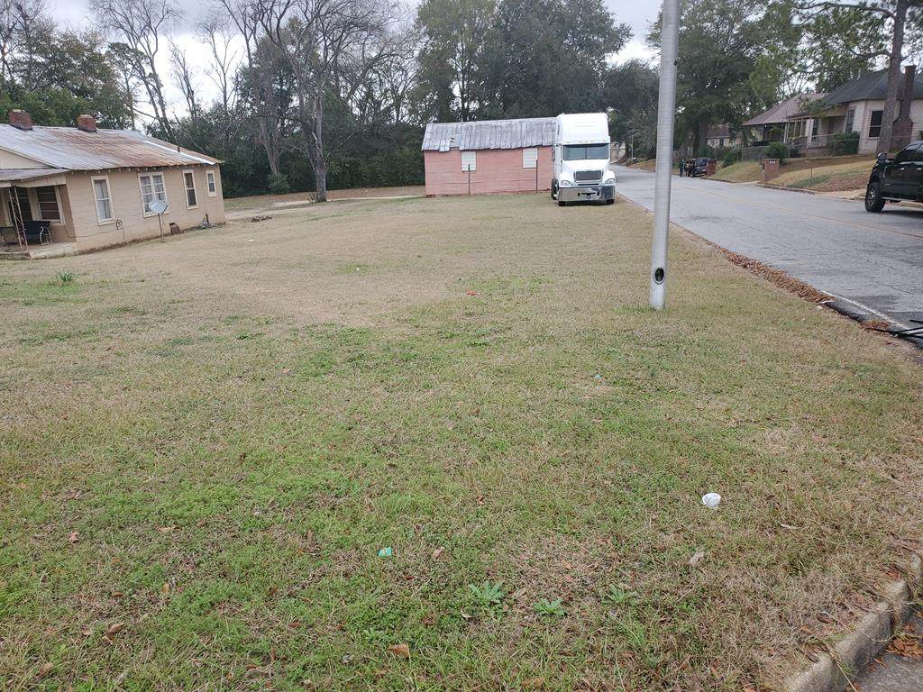 924 Newton Road - Photo 1