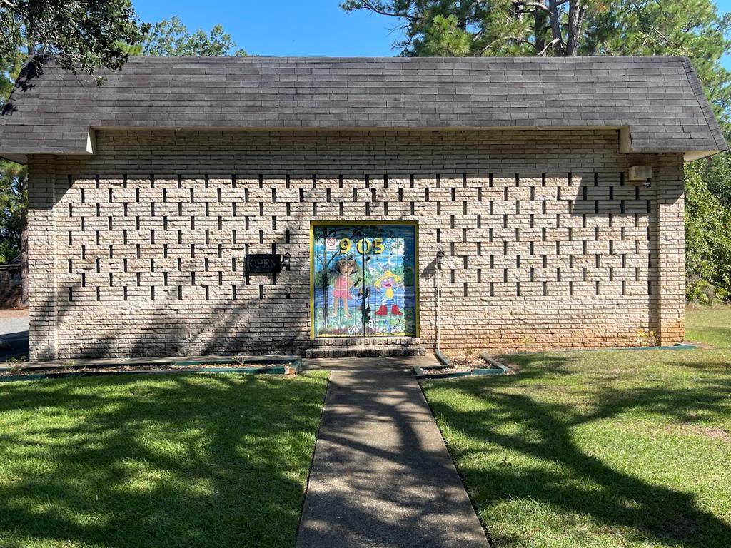 905 Highland Avenue - Photo 1