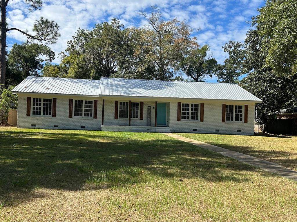 1728 Lynwood Lane - Photo 1