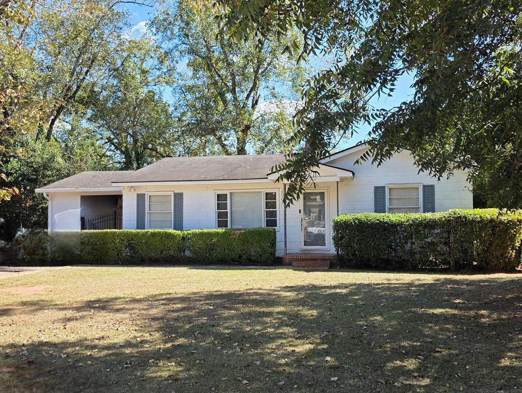 200 Ingleside Drive - Photo 1