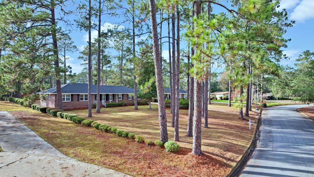 1914 Lakeridge Drive W - Photo 1