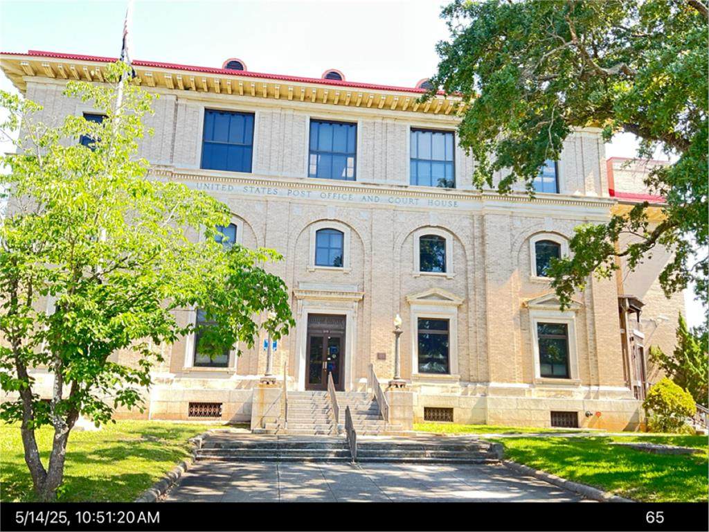 337 Broad Avenue W - Photo 1
