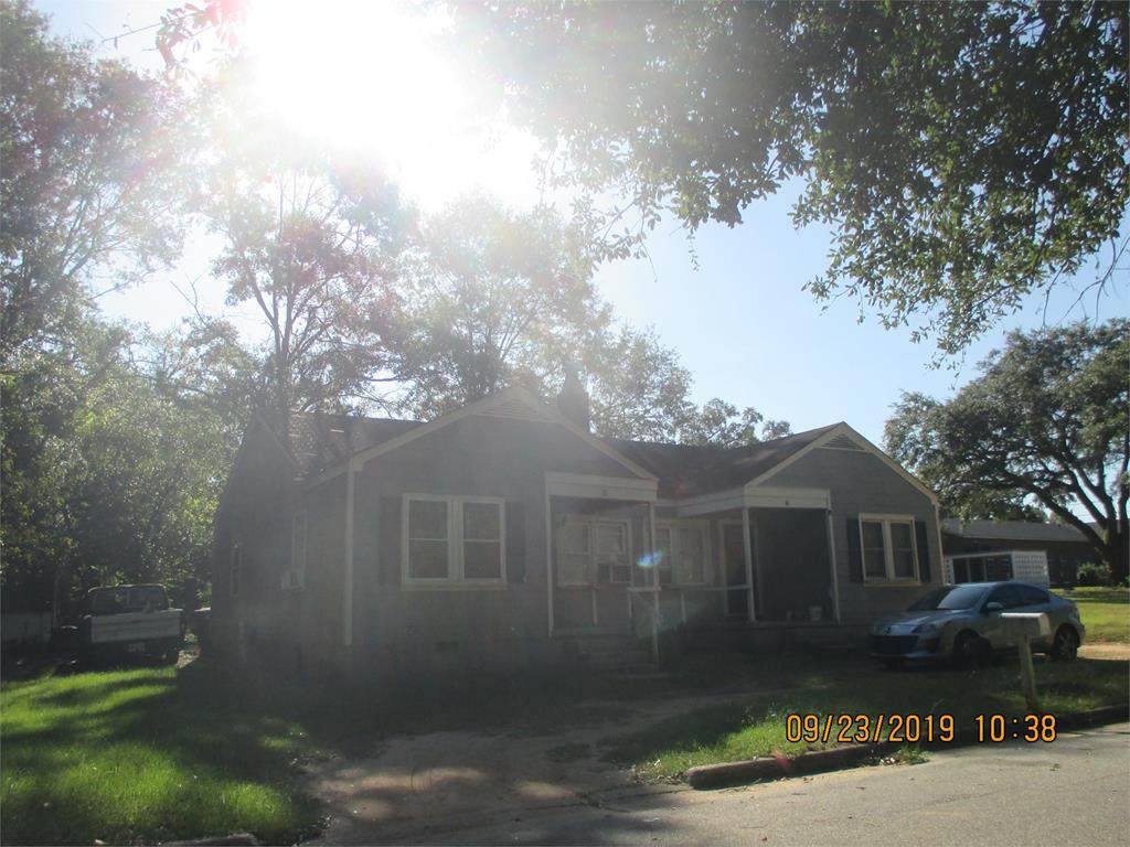 202 Delta St - Photo 1