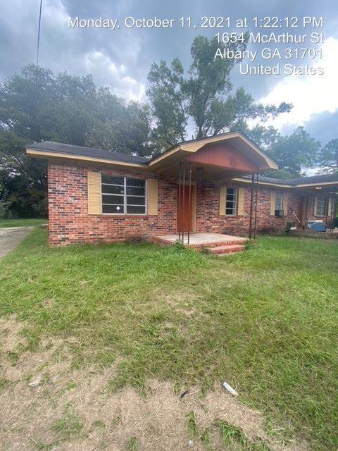 1654 Mcarthur Street - Photo 1