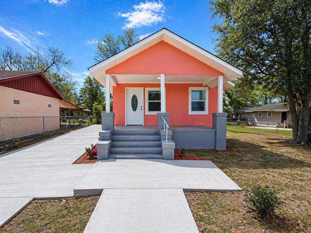 412 Holloway Avenue - Photo 1