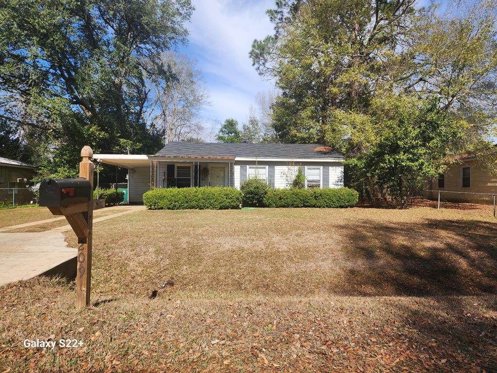 209 Moore Ave - Photo 1