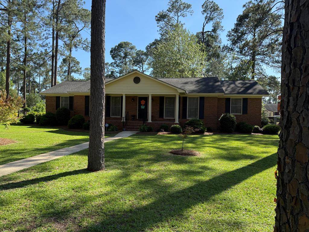 1710 Pineknoll Ln - Photo 1