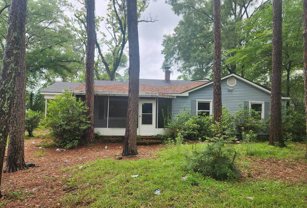 203 Valencia Drive - Photo 1